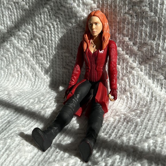 Marvels Titan Hero edition Scarlett Witch Wanda doll 12” - Picture 4 of 5